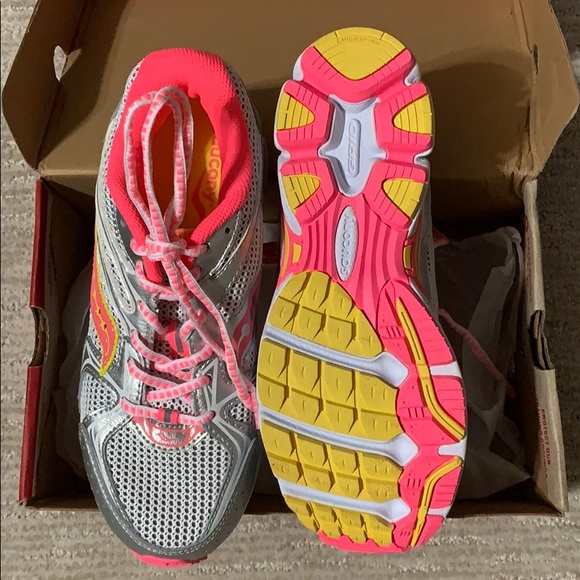 Saucony youth girls shoe SY45494 size 5.5W pink - Picture 3 of 7